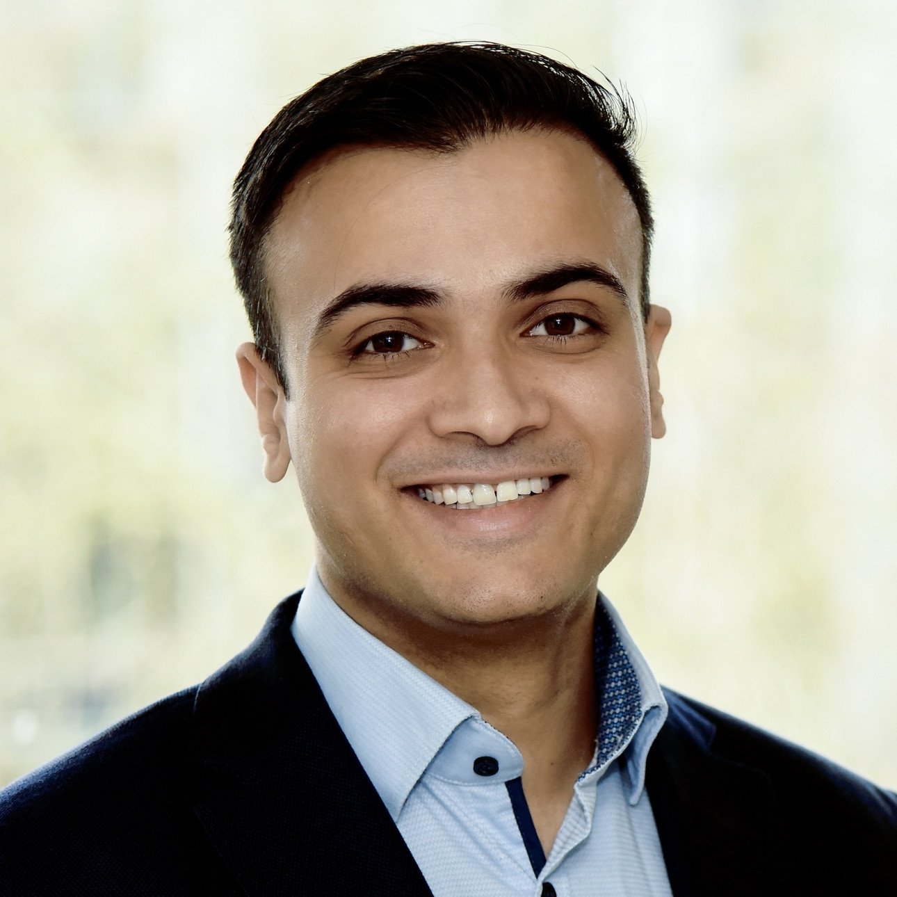 Dr. Shiva Shekhar