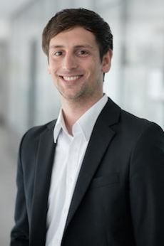 Dr. Daniel Schnurr Dr. Daniel Schnurr